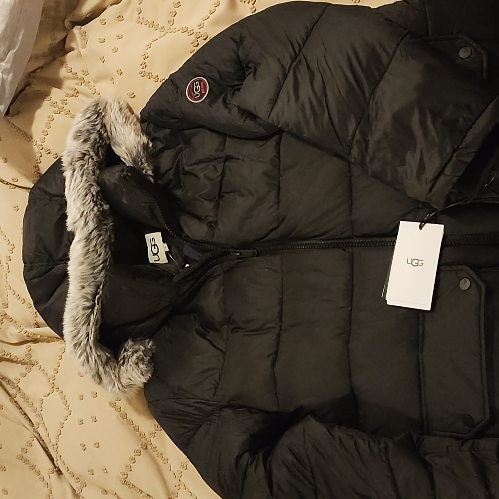 UGG puffer jacket size L brand new